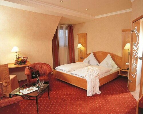 Hotel Ochsenwirtshof (Bad Rippoldsau-Schapbach) Hotel Ochsenwirtshof (Bad Rippoldsau-Schapbach)