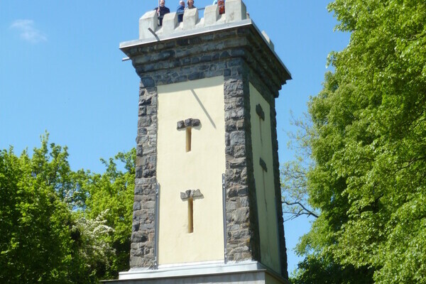 Neulindenturm Copyright: (Kaiserstuhl Touristik e.V. Ihringen) Neulindenturm Copyright: (Kaiserstuhl Touristik e.V. Ihringen)
